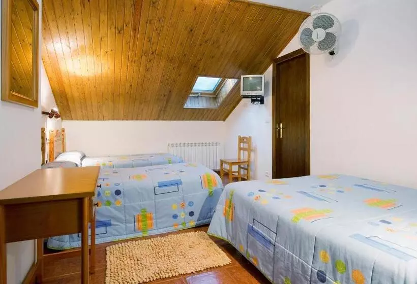 4 Bett Standardzimmer, Castillo D Acher