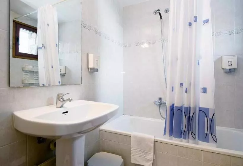 4 Bett Standardzimmer, Castillo D Acher