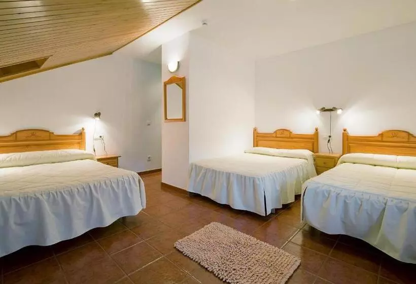 4 Bett Standardzimmer, Castillo D Acher