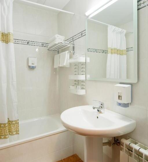 スタンダード４人部屋, Castillo D Acher
