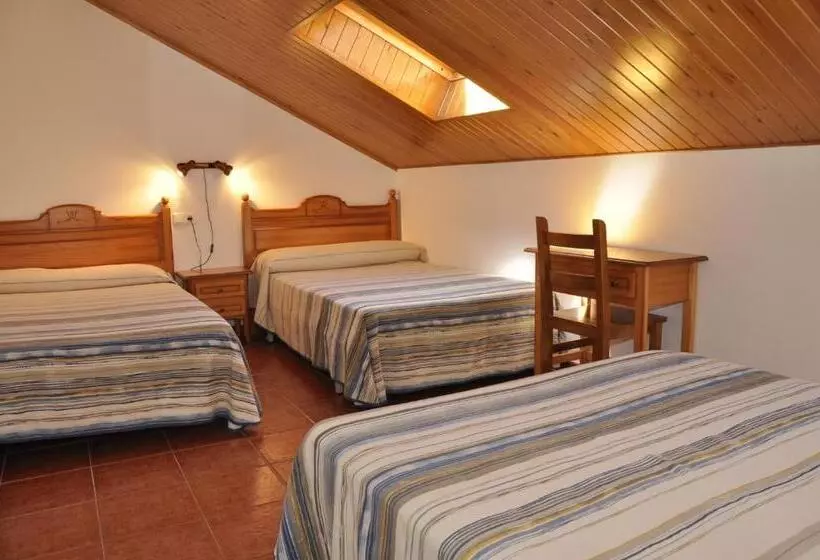 4 Bett Standardzimmer, Castillo D Acher