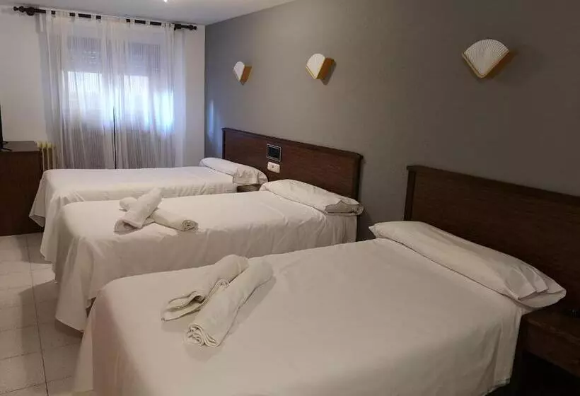 Quarto Triplo Estandar, Ciudad De Jaca