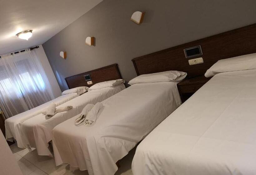 חדר קלאסי לארבעה, Ciudad De Jaca