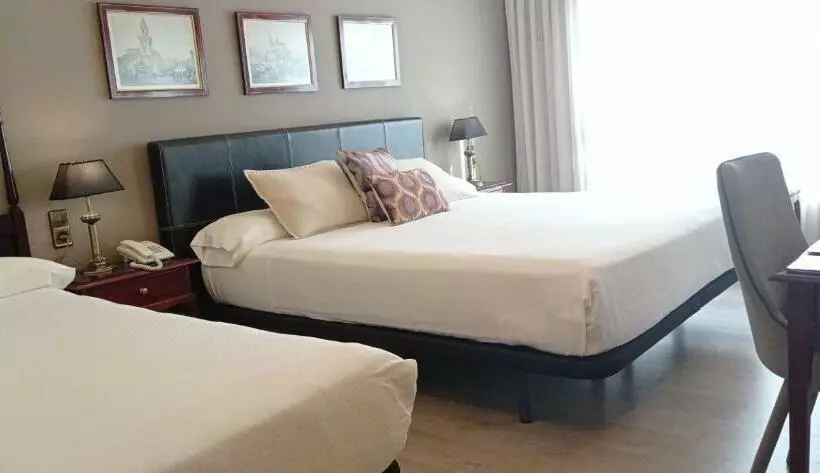 اتاق استاندارد سه نفره, Ciudad de Vigo