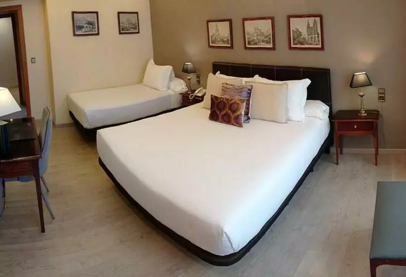 اتاق استاندارد سه نفره, Ciudad de Vigo