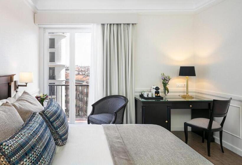 اتاق استاندارد با بالکن, Emperador