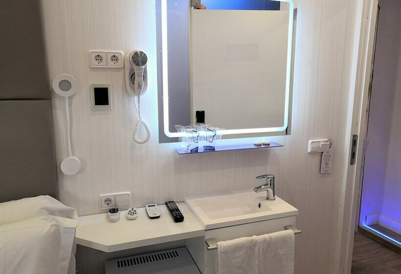 اتاق عادی, Erase Un