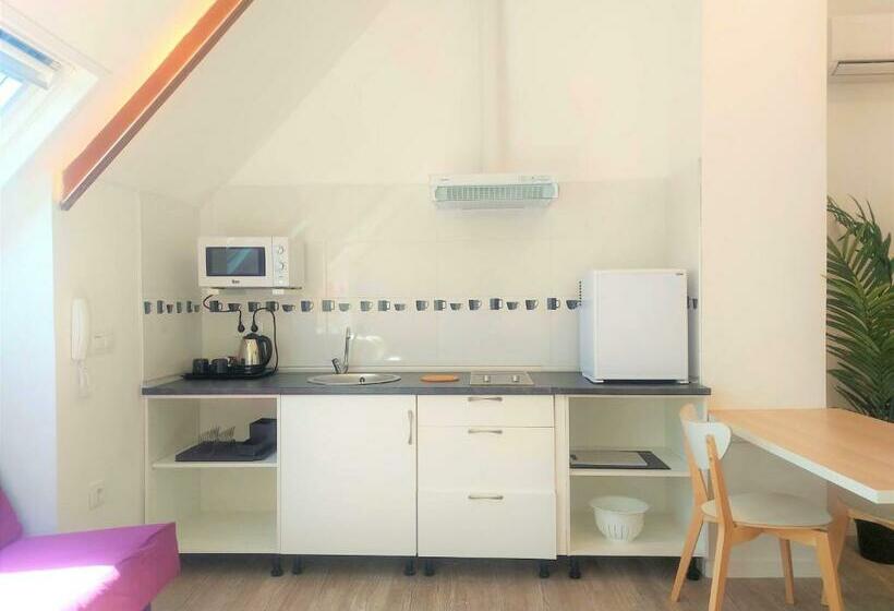 استودیوی استاندارد, Erase Un