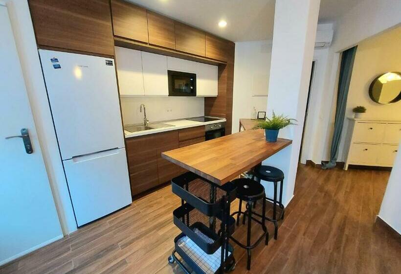 استودیوی استاندارد, Erase Un