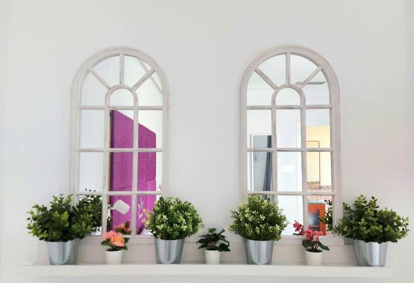 استودیوی استاندارد, Erase Un