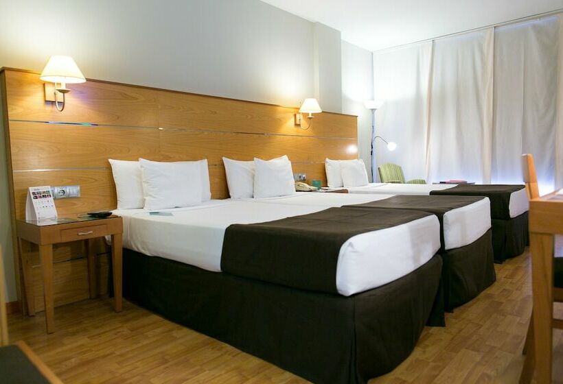 标准三人间, Exe Las Palmas