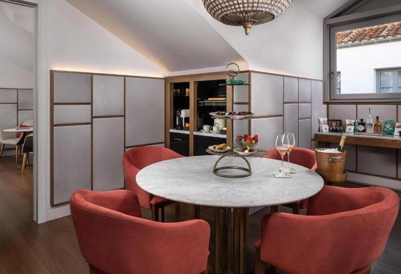 סוויטה נשיאותית, Gran Hotel Inglés, The Leading Hotels of The World