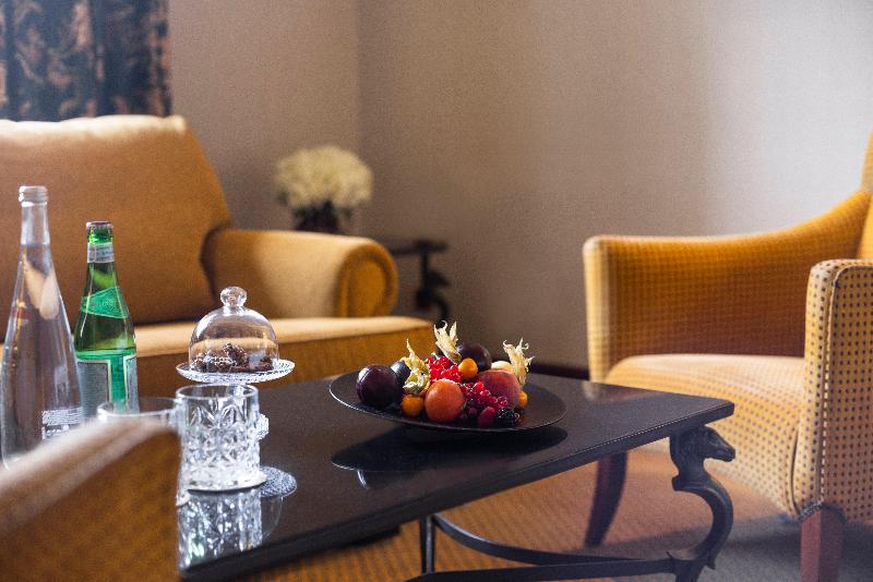 سوییت جونیور کلاب, Intercontinental Madrid, An Ihg
