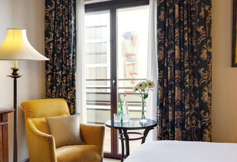 جناح كلوب, Intercontinental Madrid, An Ihg