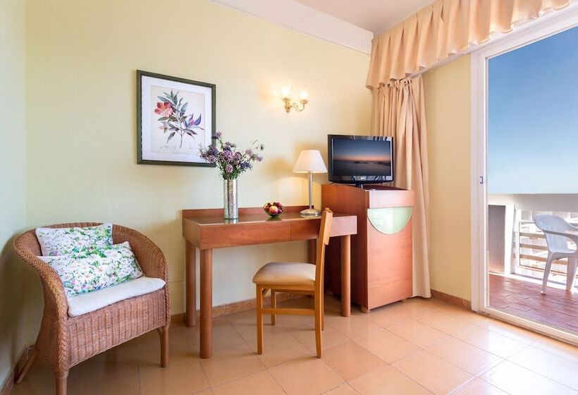 غرفة قياسية, Izán Cavanna