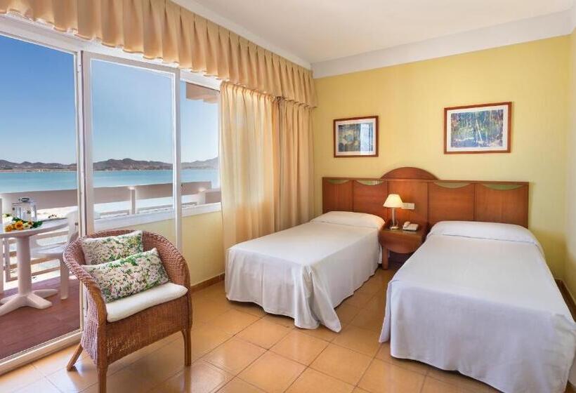 Quarto Estandar com Terraço, Izán Cavanna