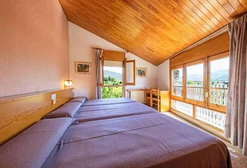 Standard Triple Room, Restaurante La Glorieta