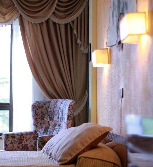 패밀리 룸, Leyton