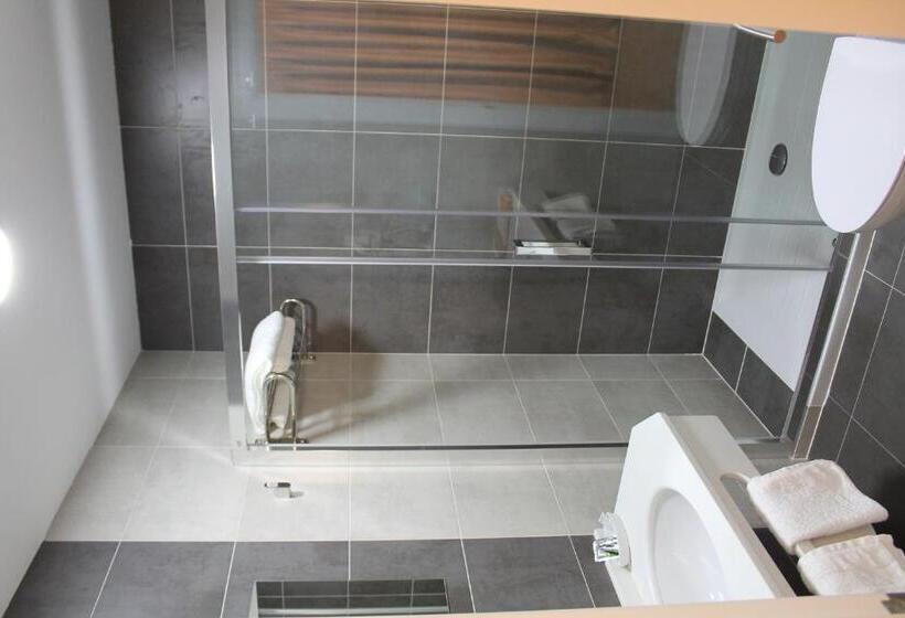 Номер Стандарт Вид на Море, Marola