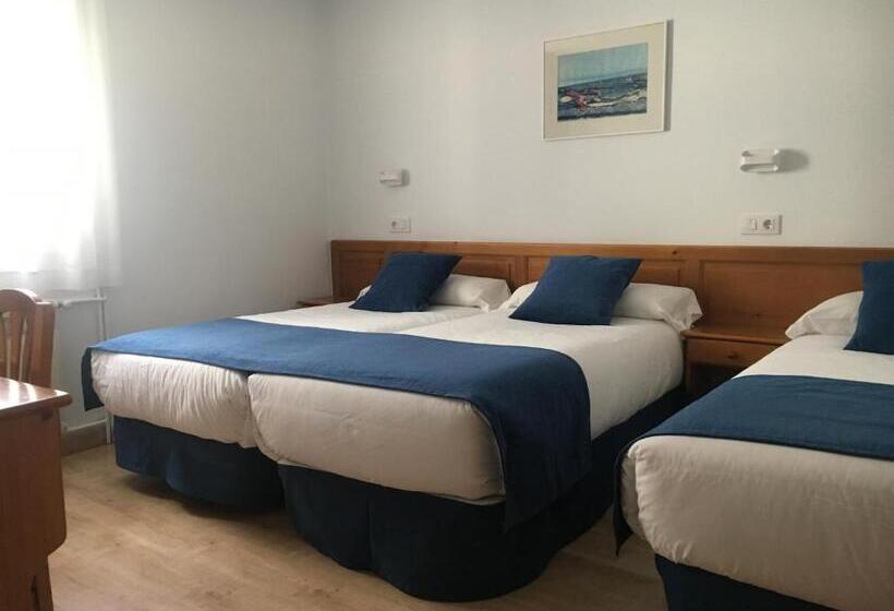 חדר סטנדרט לשלושה, Marxant