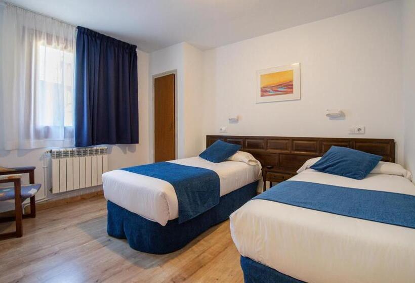 חדר סטנדרט לארבעה, Marxant