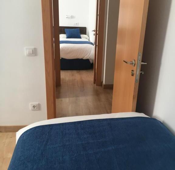 חדר סטנדרט לארבעה, Marxant