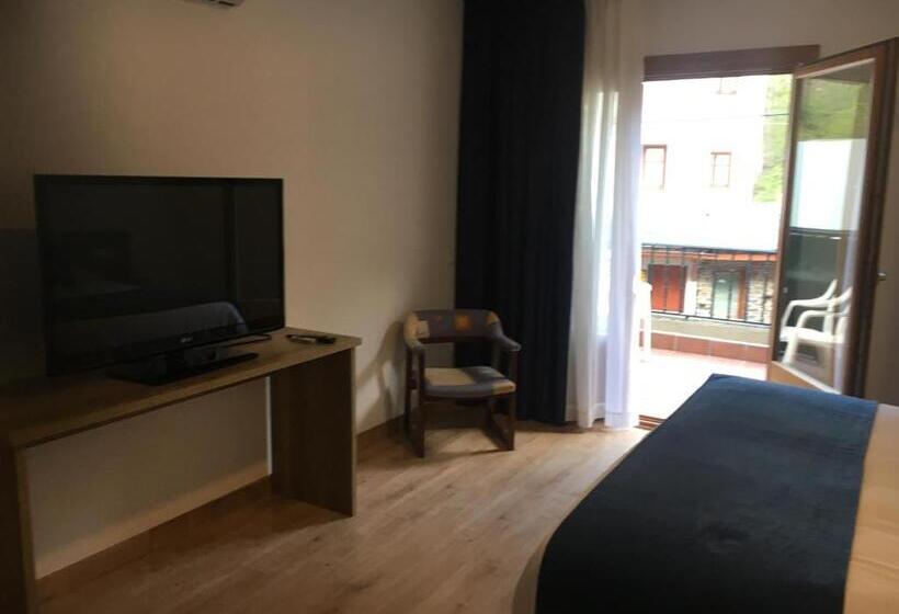 חדר סופריור עם טרסה, Marxant