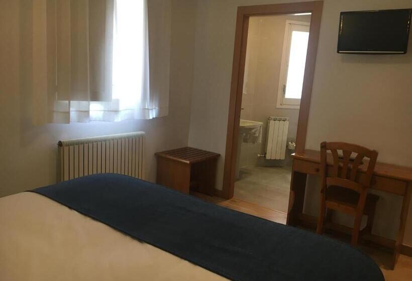 סוויטת ג'וניור, Marxant