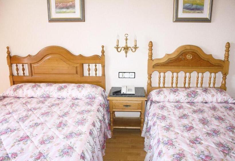 اتاق استاندارد سه نفره, Monterrey