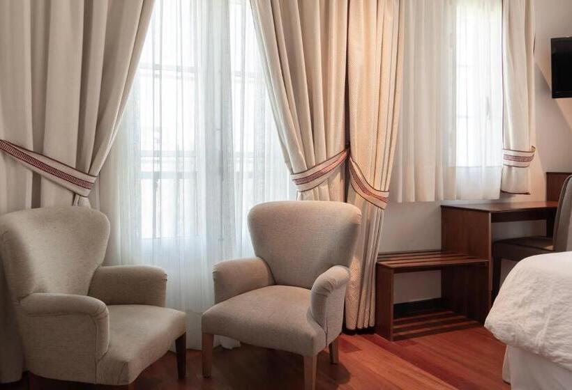 Номер Стандарт Вид на Море, Monumento Convento De San Benito