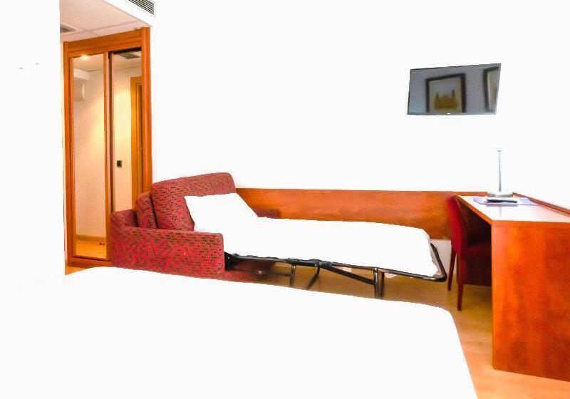 اتاق استاندارد سه نفره, Palacios