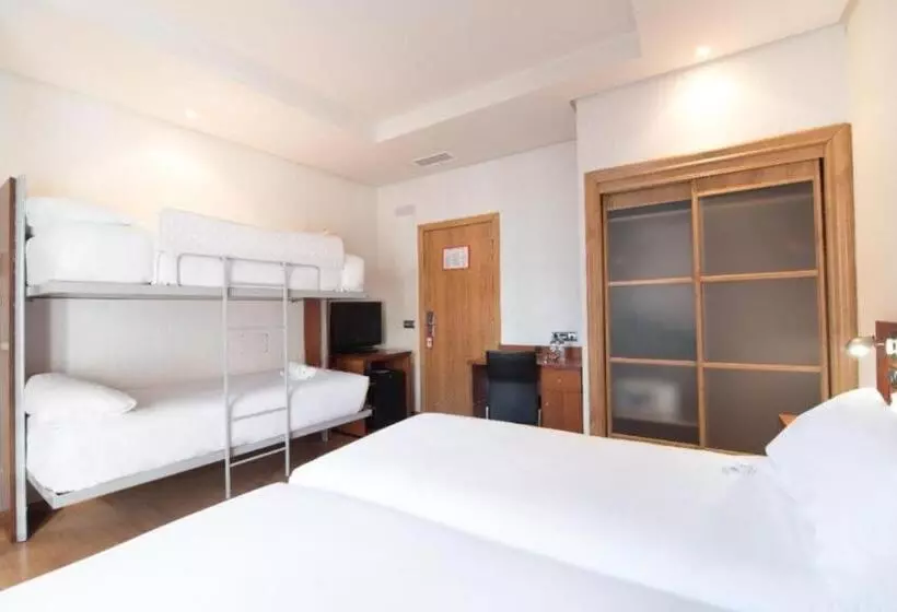اتاق استاندارد چهار تخته, Petit Palace Preciados