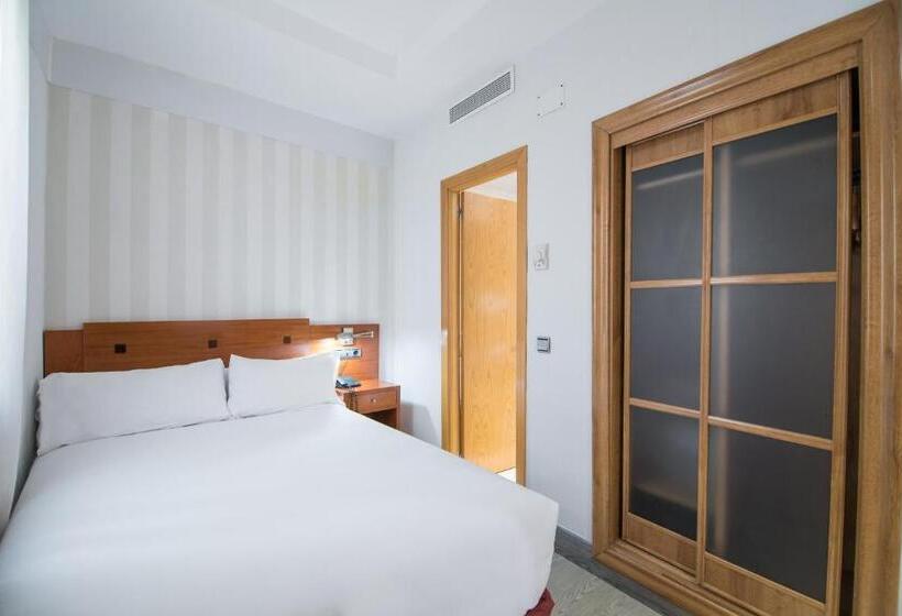 Номер Basic, Petit Palace Preciados