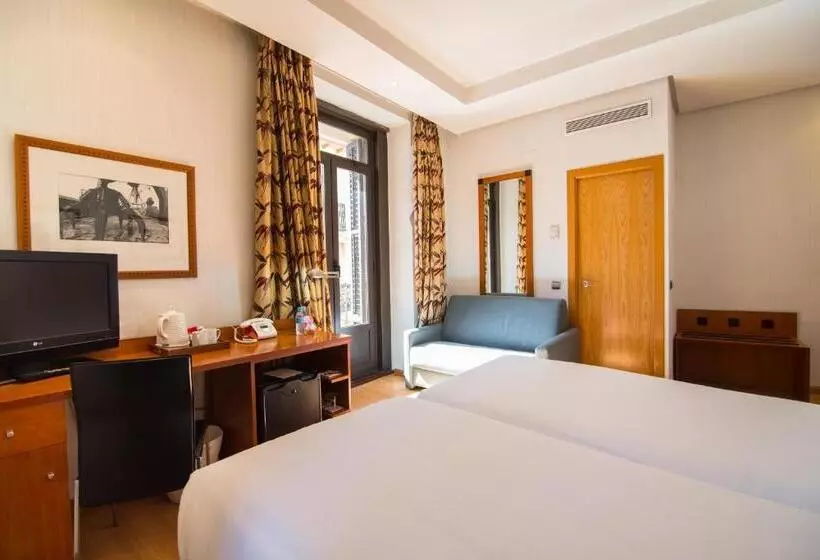 اتاق استاندارد با چشم‌انداز, Petit Palace Preciados