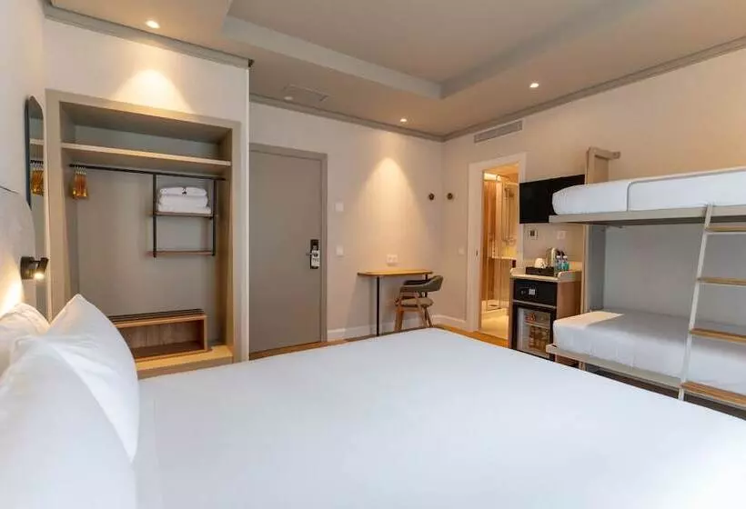 اتاق استاندارد چهار تخته, Petit Palace Preciados