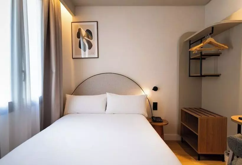 اتاق استاندارد یک نفره, Petit Palace Preciados