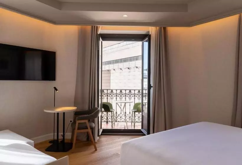 اتاق دلوکس با تخت کینگ و چشم‌انداز شهر, Petit Palace Preciados