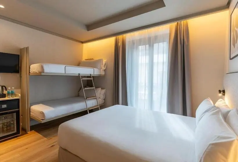 اتاق استاندارد چهار تخته, Petit Palace Preciados