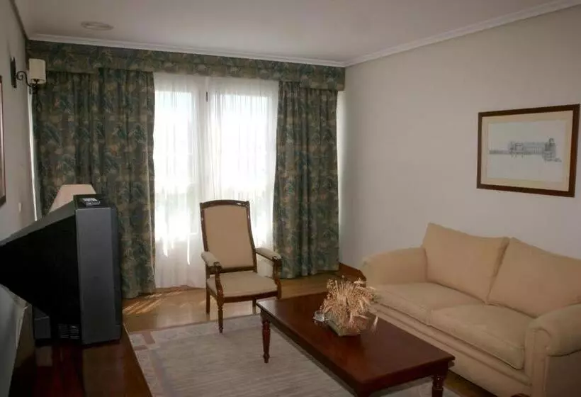 سوییت, Pousada De Portomarín