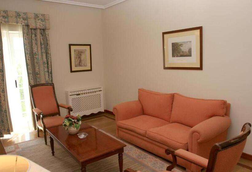 Полулюкс, Pousada De Portomarín