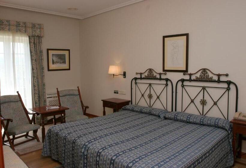 Полулюкс, Pousada De Portomarín