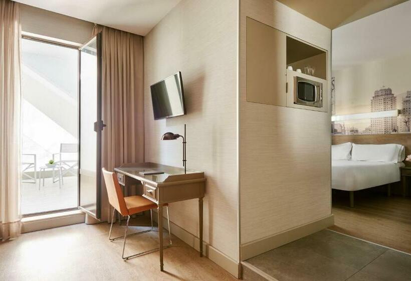 Apartament Rodzinny, Regente