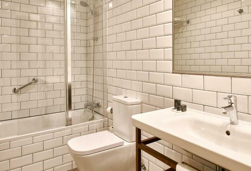 Apartament Rodzinny, Regente