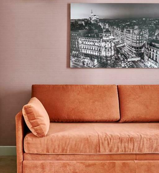 Pokój Czteroosobowy Standard, Regente