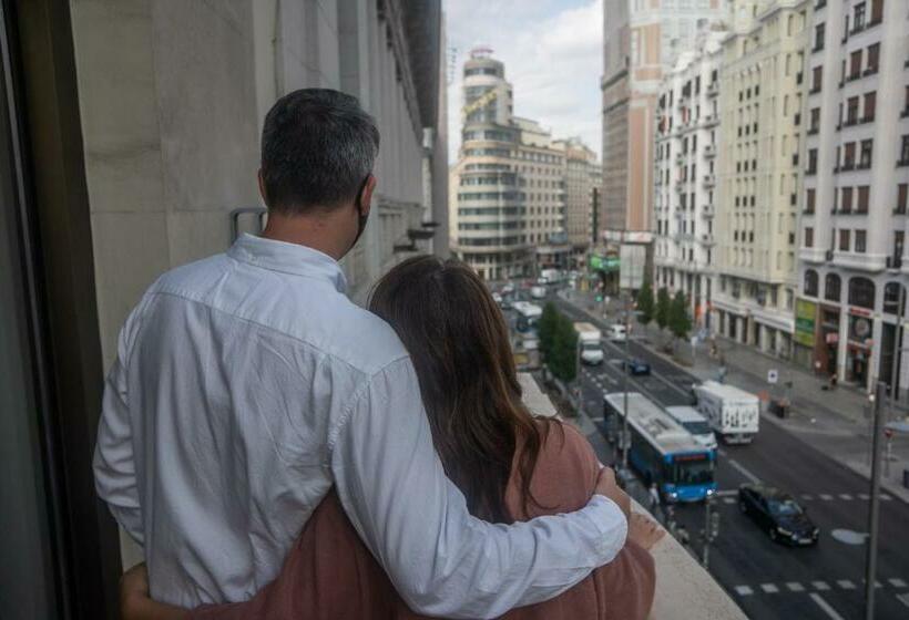 Pokój Czteroosobowy Standard, Regente