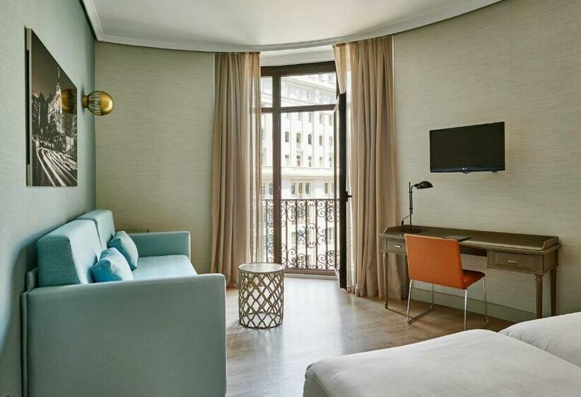 Pokój Czteroosobowy Standard, Regente