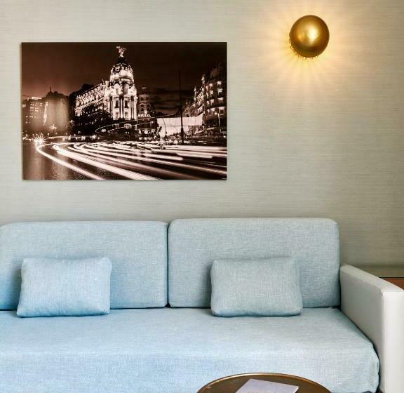 Pokój Czteroosobowy Standard, Regente