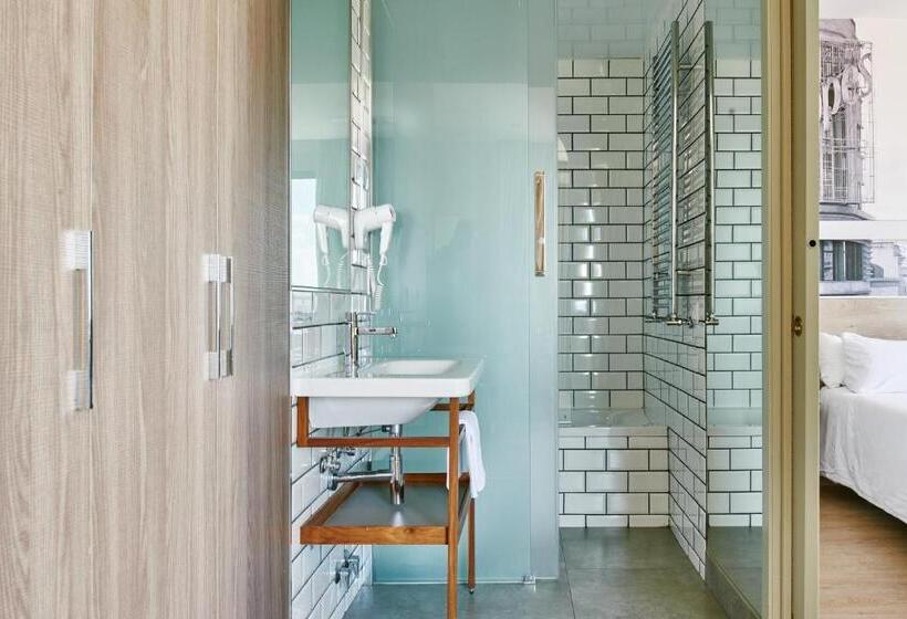 Apartament Rodzinny, Regente