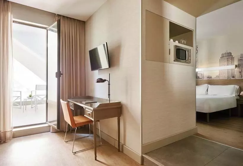 Suite Familiar, Regente