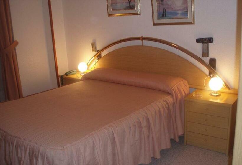 غرفة قياسية, Restaurante Santos